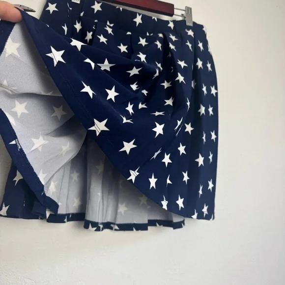 Wonder Woman DC Comics Pleated Circle Skirt - Picture 3 of 7